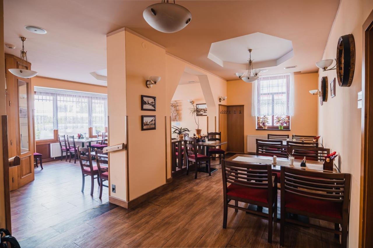 Hotel Krajka**** Vamberk Buitenkant foto
